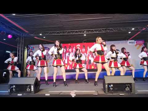 Cm Cafe ( Daifuku ) : รับน้องหน่อย @ Born To Be Idol - MBK【4K】