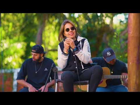 Lari Cavalcante - Deixa  (Acústicas Raiz)