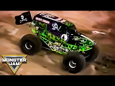 Dennis Anderson's Grave Digger Freestyle | Monster Jam World Finals 9 IX (2008) | Monster Jam