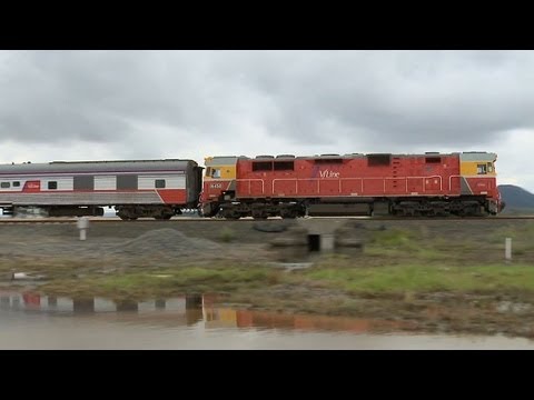 V/line Passenger Trains on the Geelong Line (18/1/2011) - PoathTV Australian Railways Vlogs
