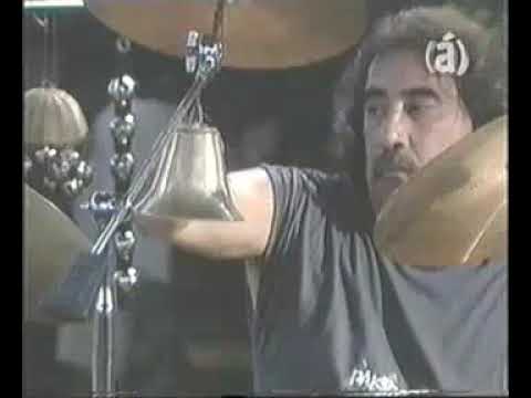 Egberto Gismonti - Maracatu (live performance)