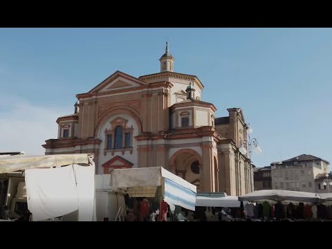Avevo fretta di raggiungere il mercato in Piazza Duomo a Voghera