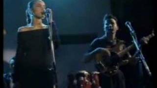 Sade Live 1st ever TV performance of Mr Wrong &#39;83 ft Paul Cooke on drums