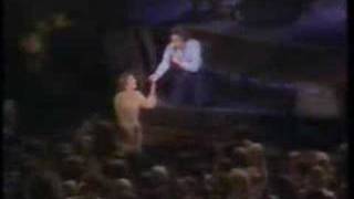 Neil Diamond LIVE with Friends singing Song Sung Blue