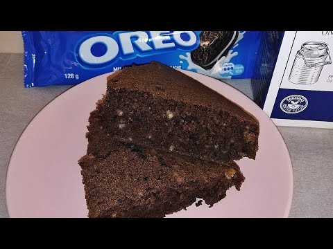 This cake tastes just like OREO!