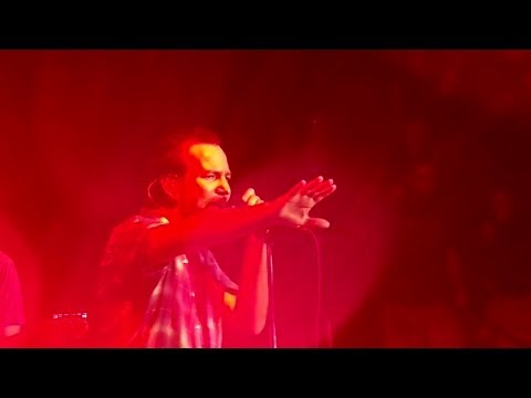 Pearl Jam - Leash - Worcester (October 15, 2013)