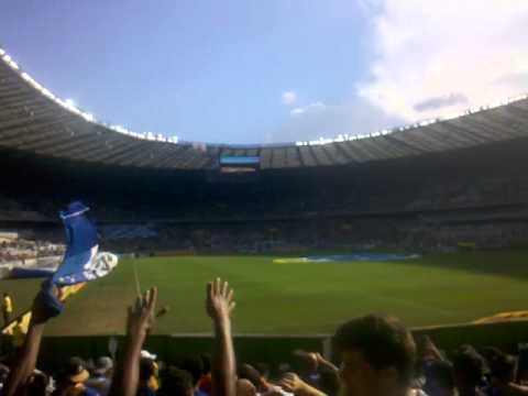 Torcida do cruzeiro canta no hino nacional