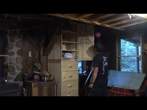 The Woodpecker Ep 220 - A dresser to store our bed sheets at the cottage part 2
