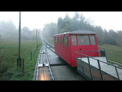 Standseilbahn 1833.01 Les Avants - Sonloup Bergfahrt Abend 2019 - Funiculaire