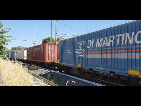 E652 021 al  traino di un merci con container verso Sud a Roma Casilina / Mandrione