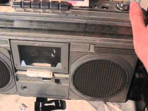 HITACHI Kofferradio 1985