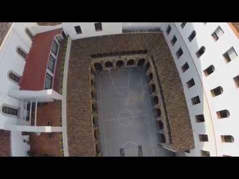 Flying with a drone: Reportatge aeri del Col·legi Sant Miquel - Treball de Recerca