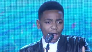 Anderson Performs &quot;Crawl&quot; By Chris Brown