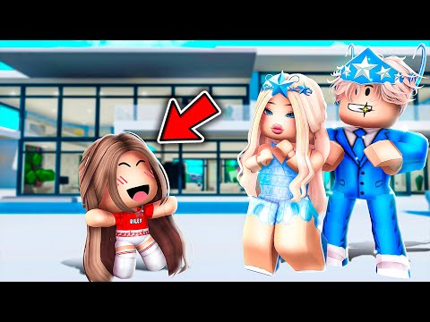 I Got ADOPTED By A RICH PREMIUM FAMILY In Roblox Brookhaven!!