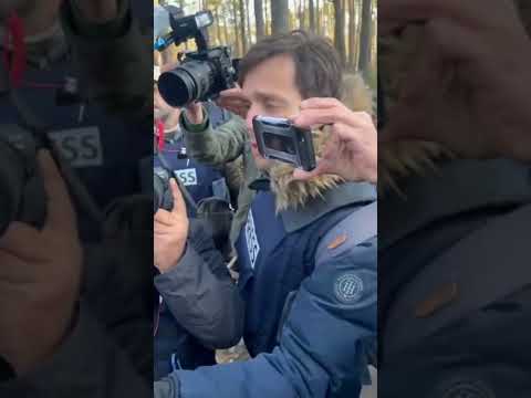 Fossa comune nella regione di Kiev: lo choc della stampa internazionale