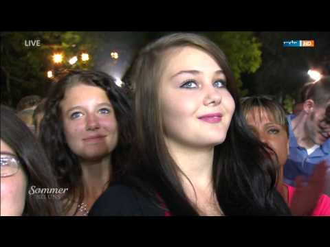 29.08.2015 Laternenfest Halle - Graham Candy "Holding up balloons"