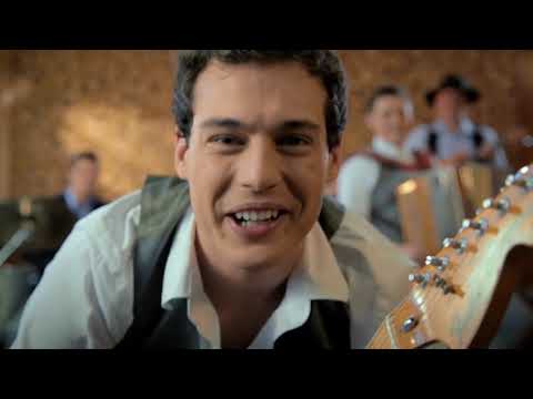 Gadi in Dejan Vunjak z inštrumenti na Triglav.