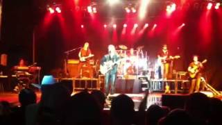 Travis Tritt Live Looking Out For Number One