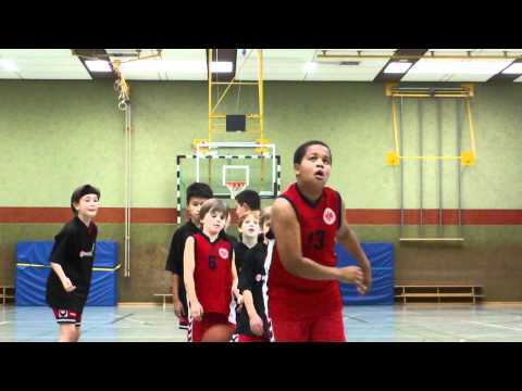 111119 Eintracht U10 vs. Bad Homburg Aufwaermphase.MTS