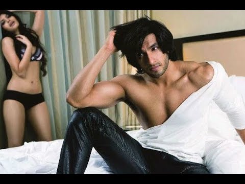 download lagu mp3 mp4 Ranveer Singh Shirtless Pics, download lagu Ranveer Singh Shirtless Pics gratis, unduh video klip Ranveer Singh Shirtless Pics
