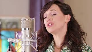 Lena Hall Obsessed: Beck – “Think I'm in Love”