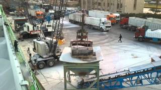 preview picture of video 'Discharging with old cranes in the port of Abu Qir, Egypt'