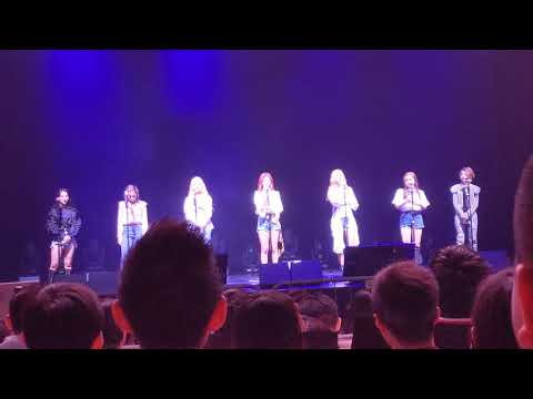 190322 Dreamcatcher Singapore - Yoohyeon tries to speak english