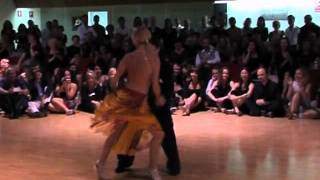 Alejandra Mantinan y Aoniken Quiroga - Rock'n roll