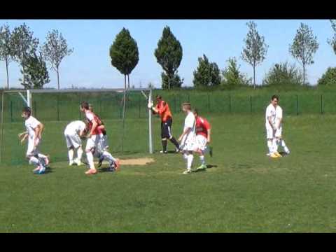 Die U15 der Sportfreunde Troisdorf 05 gratuliert dem 1.FC Köln zum Aufstieg 2014