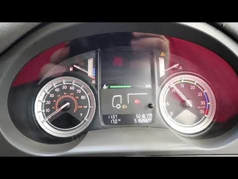 10915 MX16LUO DAF CF220 Boxes Engine Start