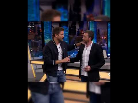 tú y tú cadera @pabloalboran 😂 #repost @ELHORMIGUEROOFICIAL #pabloalborán #lacuartahoja #music