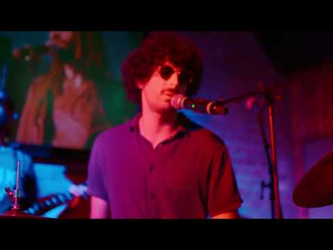 The Gravities — "Grav Train" (Live 4K)