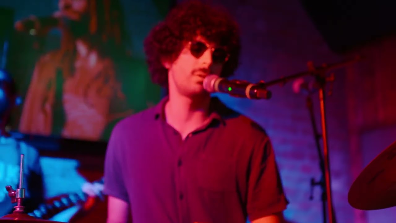 The Gravities — "Grav Train" (Live 4K)