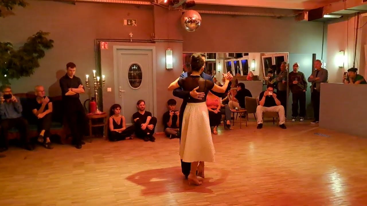 Video thumbnail for Maria Elena Ybarra and Matias Iriarte - Tu intimo secreto (1/4)