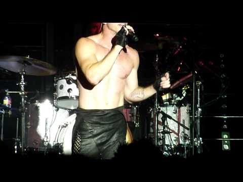 Jake Shears beefed up! Scissor Sisters "Take Your Mama Out!" LIVE