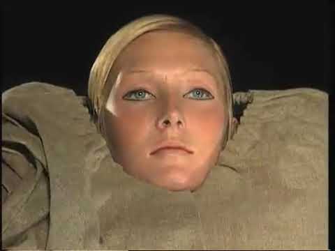 Viktor & Rolf Fall 1999 Haute Couture Fashion Show (FULL)