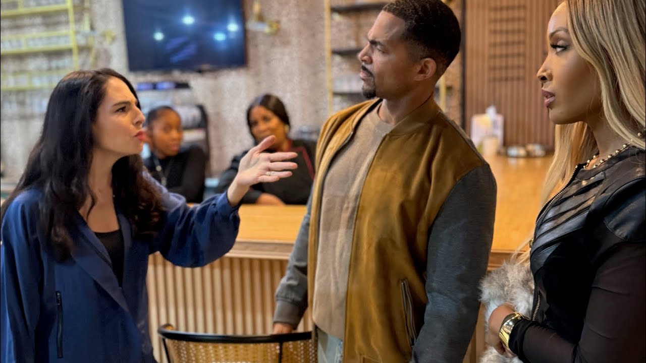 When Danielle gets fed up with how Anthony treats Amber and goes off!  