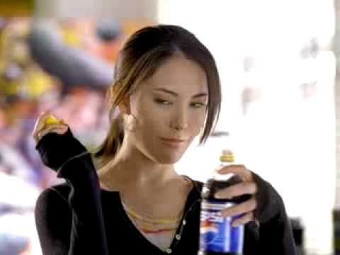 Gwen Stefani and Eve - Pepsi and iTunes Commercial