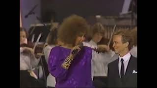 Whitney Houston - &quot;America The Beautiful&quot; - Liberty Weekend 1986 (Whitney Makes Her Grand Entrance!)