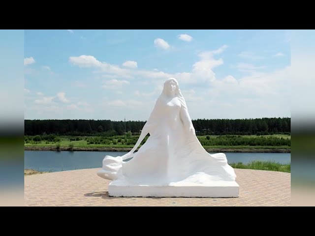 «Девушка, выходящая из воды» украсила набережную