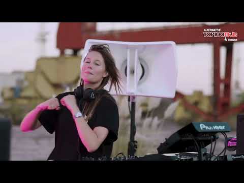 Charlotte de Witte - sunbeam outside world remix ( frontliner- spacer)