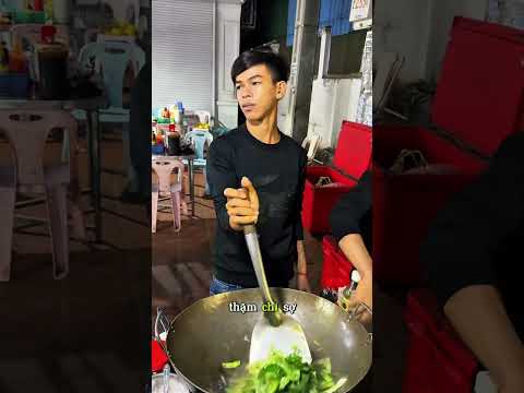 Thói Quen Kỳ Lạ Của Anh chàng Bán Mì #shorts