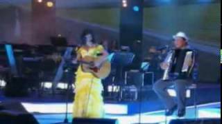 Paula Fernandes e Dominguinhos Caminhoneiro Ao Vivo  Roberto Carlos Emoções Sertanejas 2010