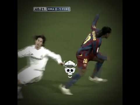 Ronaldinho skills ☠️ #ronaldinho #gaucho #goat #shorts #football #edit