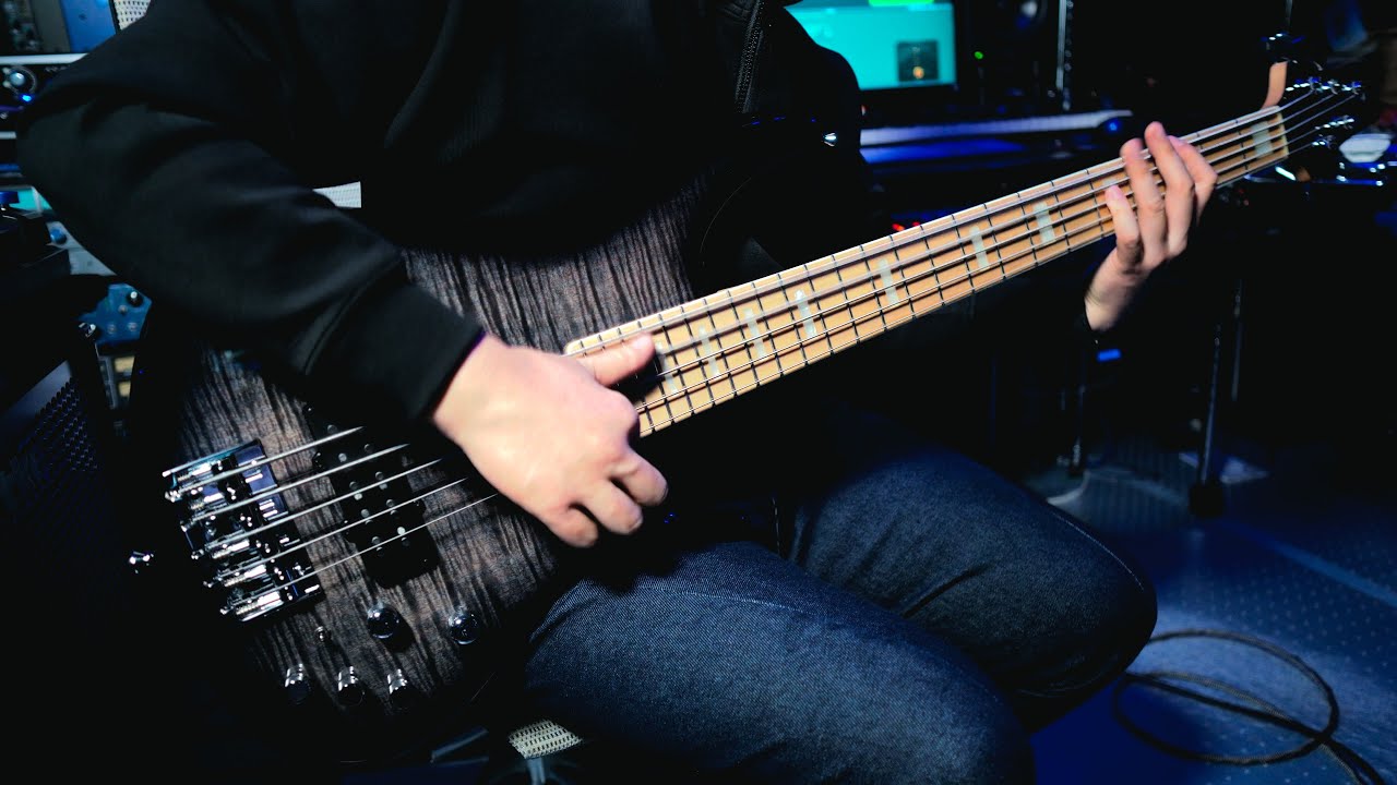 Slap bass on "AKATSUKI remix (Prototype) - MintJam"