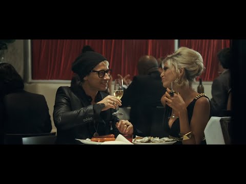 Fatal - Fatal croise Chris Prolls et Athena au Restaurant