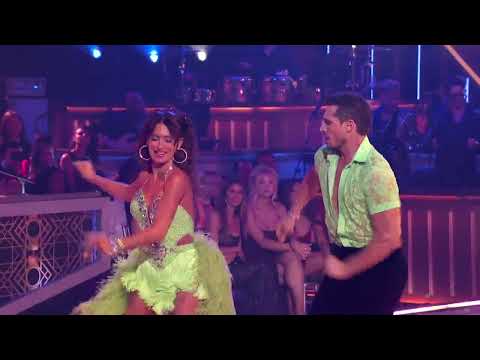 Hilaria Baldwin’s Premiere Cha Cha | Dancing with the Stars