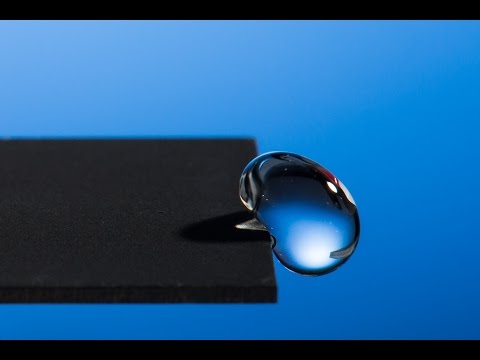 #видео | Новый гидрофобный металл превращает капли воды в резиновые мячики. Фото.