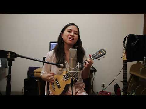 "Fly Me To The Moon" - Frank Sinatra Ukulele Cover (Andrea Turk)