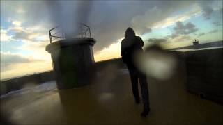 preview picture of video 'Onde sul porto di Marina di Pisa'